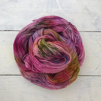 Hand-dyed yarn No.76 sock yarn "Verführung"