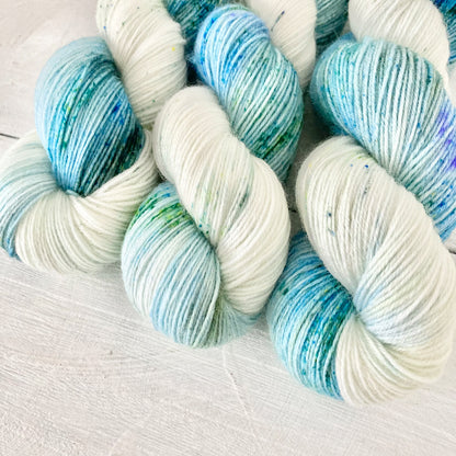 Hand-dyed yarn No.239 sock yarn "Pastorale d'été"
