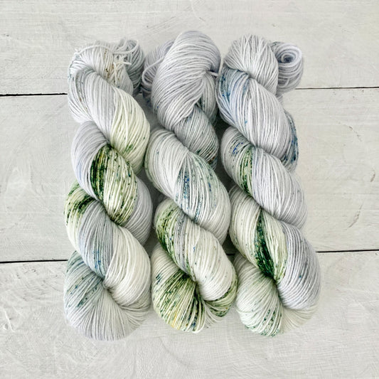 Hand-dyed yarn No.243 sock yarn "Le vent dans la plaine" 
