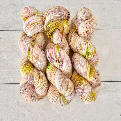 Hand-dyed yarn No.5 sock yarn "Nachtviolen"