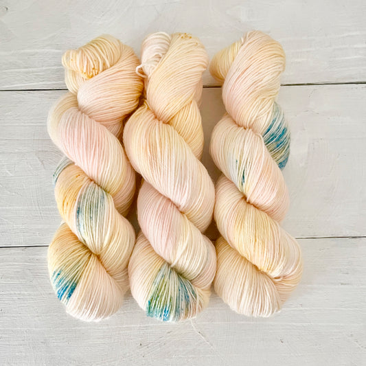 Hand dyed yarn No.182 100% merino 1-ply "Allegro in G"