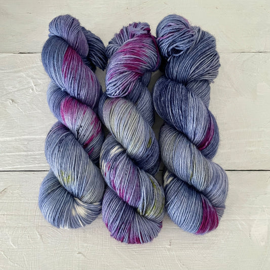 Hand-dyed yarn No.5 sock yarn "Nachtviolen"