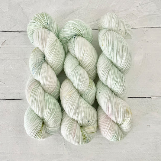 Hand-dyed yarn No.5 sock yarn "Nachtviolen"