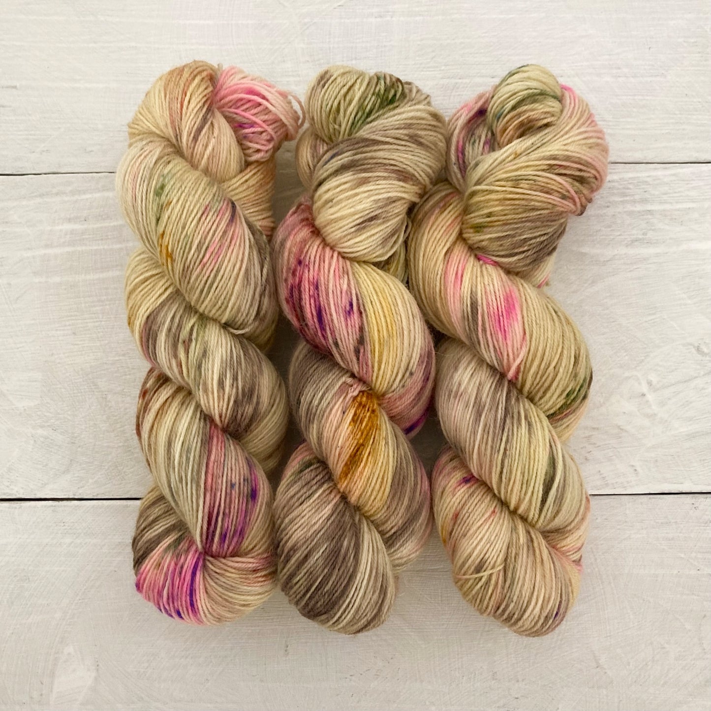 [Snow dyeing] Hand-dyed yarn No.208 sock yarn "Naturgenuß"