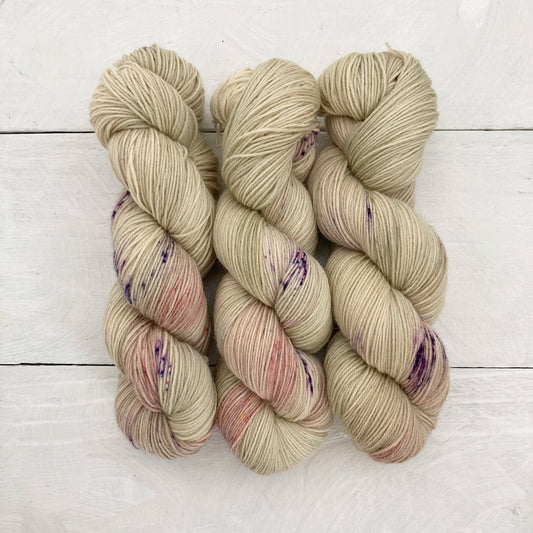 Hand-dyed yarn No.218 sock yarn "Pour un tombeau sans nom"