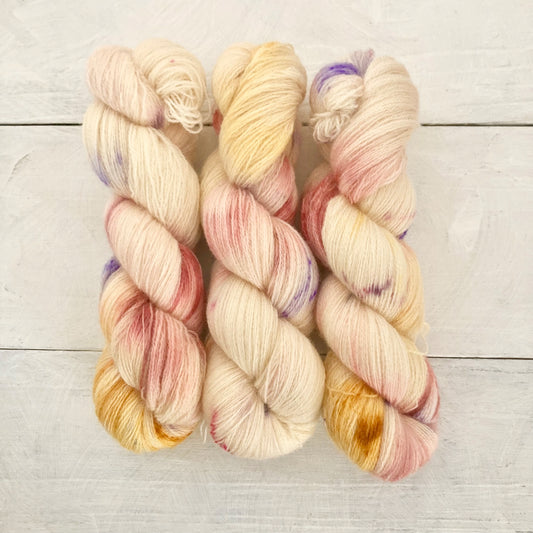 Hand-dyed yarn No.113 lace "Frühling übers Jahr"