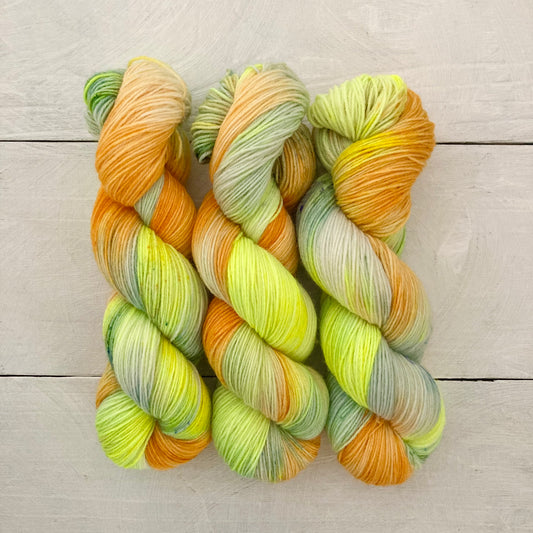 Hand-dyed yarn No.226 Sock yarn "Poissons d'or" 