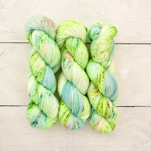 Hand-dyed yarn No.62 "La pastoura als camps"