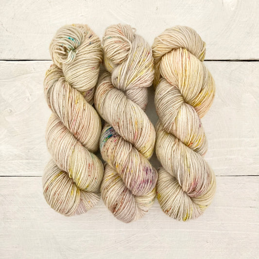 Hand dyed yarn 北の手染め毛糸：FibrEsquisse（ファイバーエスキス）