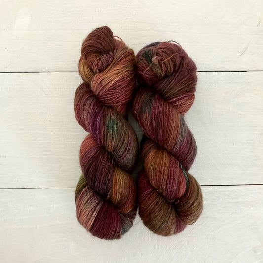 Hand-dyed yarn No.199 BFL lace "Old French Air"