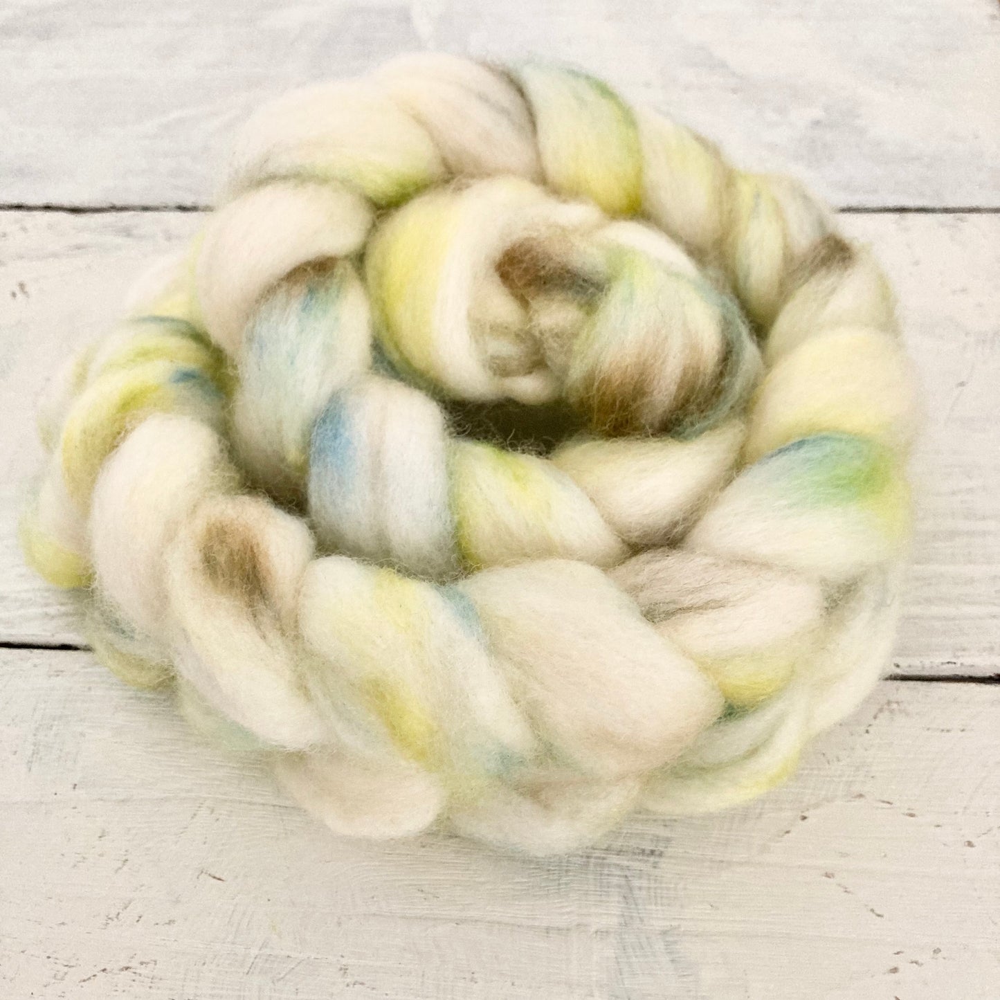 Hand-dyed wool No.12 Corridale "Fairies' March"