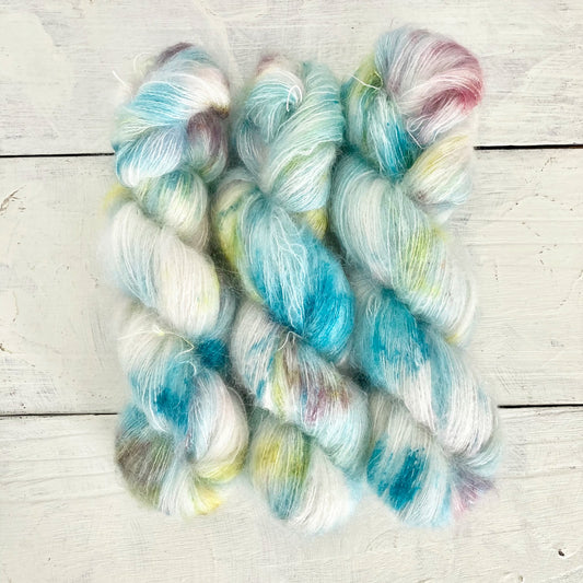 Hand-dyed yarn No.158 Kid mohair &amp; silk “Stridono lassù”