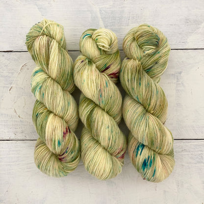 Hand-dyed yarn No.154 sock yarn "Heiseiyama"