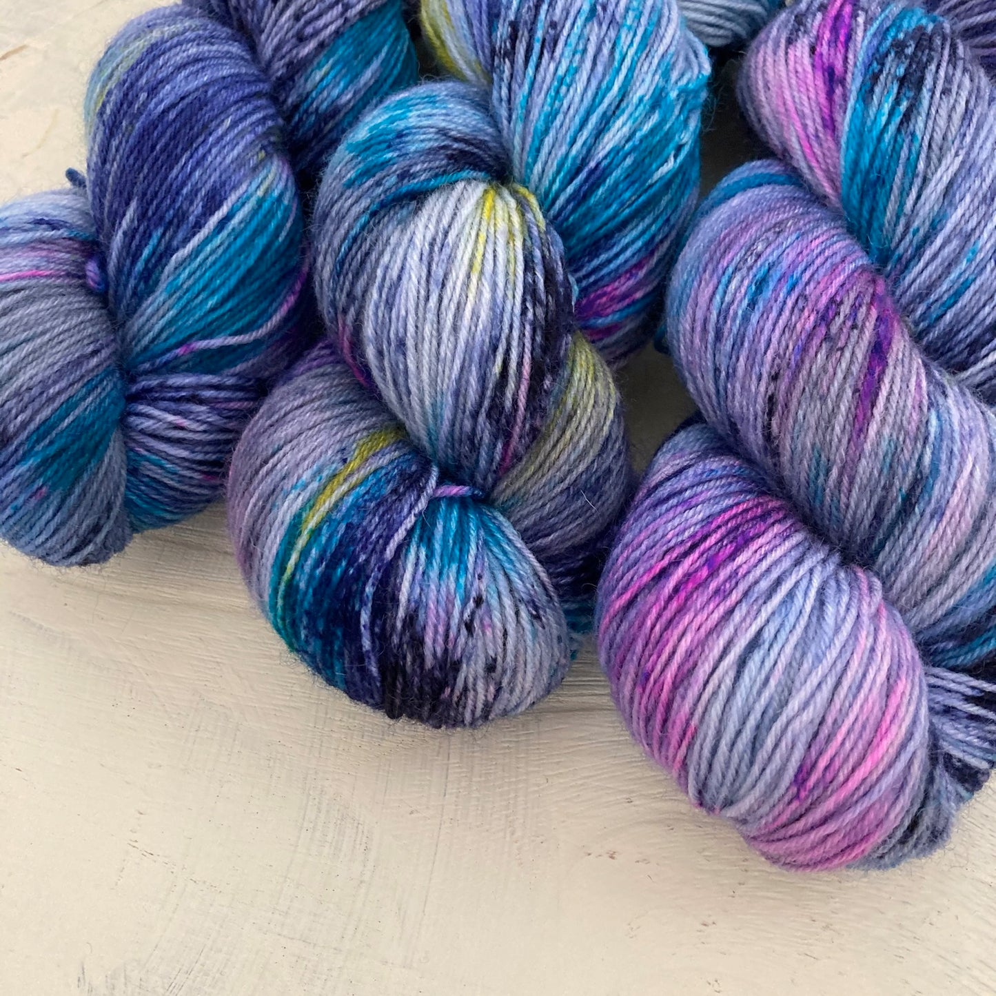 Hand-dyed yarn No.142 sock yarn "Belle nuit, ô nuit d'amour"