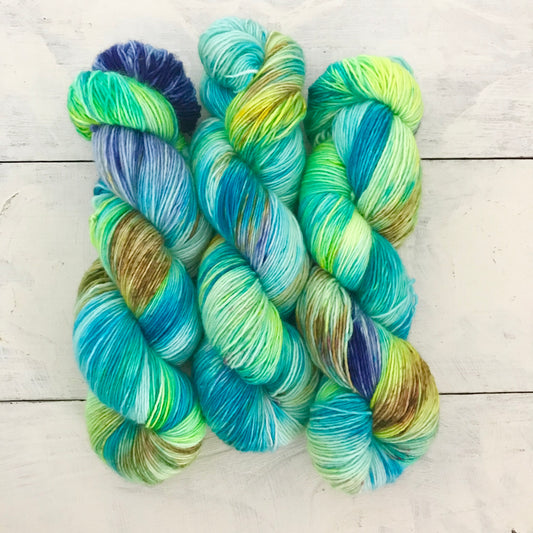 手染め糸 No.65 100% merino 1-ply 「Pavane pour une infante défunte」