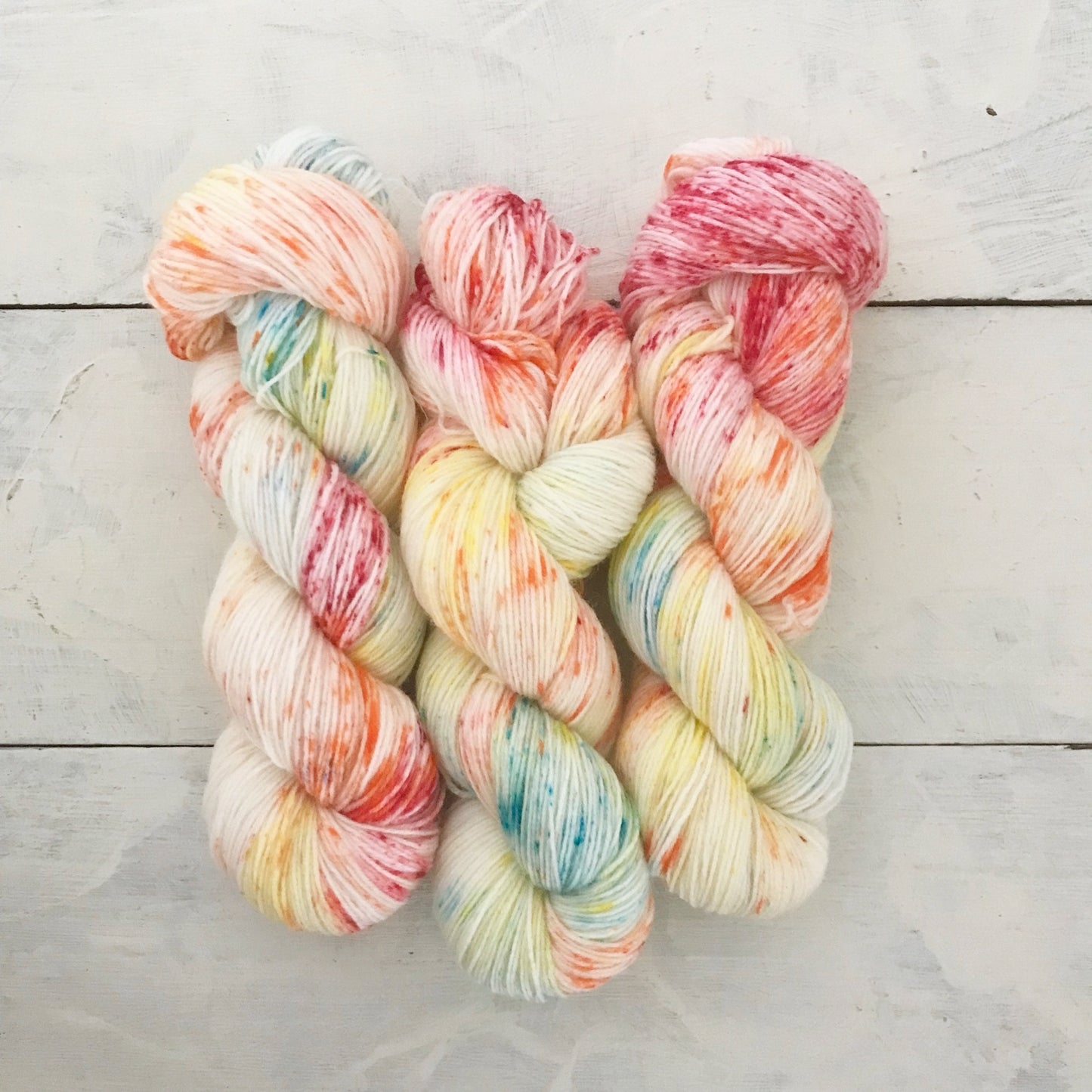 Hand-dyed yarn No.17 sock yarn “Danse de la Fée-Dragée”