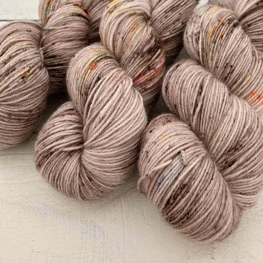 Hand dyed yarn 北の手染め毛糸：FibrEsquisse（ファイバーエスキス）