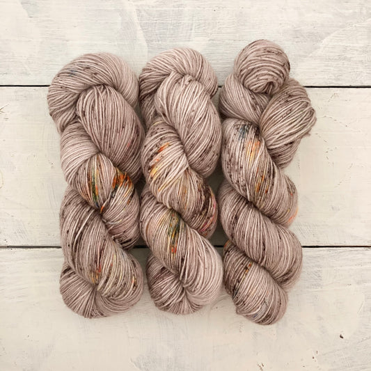 Hand dyed yarn 北の手染め毛糸：FibrEsquisse（ファイバーエスキス）