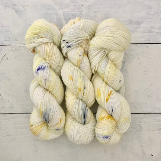Hand-dyed yarn No.96 sock yarn "Pizzicato"
