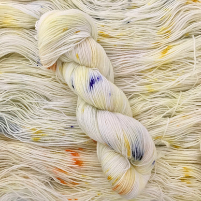 Hand-dyed yarn No.96 sock yarn "Pizzicato"