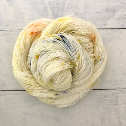 Hand-dyed yarn No.96 sock yarn "Pizzicato"